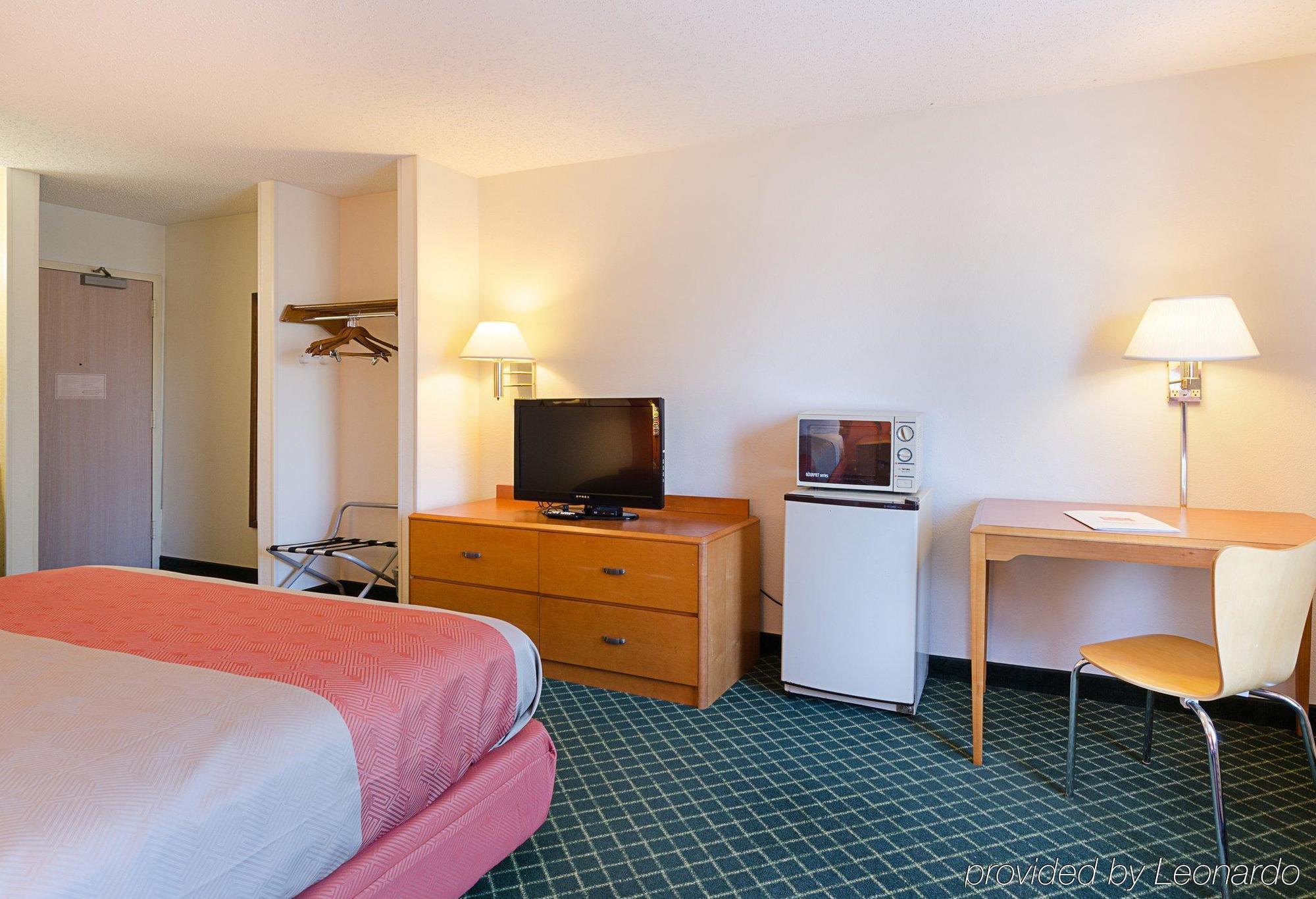 Econo Lodge Inn & Suites จอห์นสันซิตี ภายนอก รูปภาพ