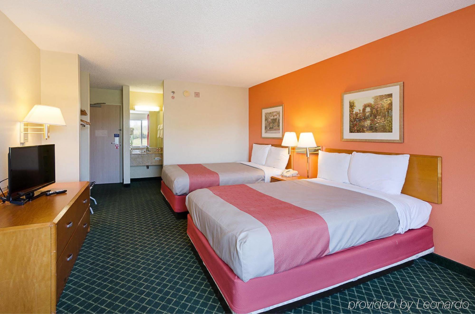 Econo Lodge Inn & Suites จอห์นสันซิตี ภายนอก รูปภาพ