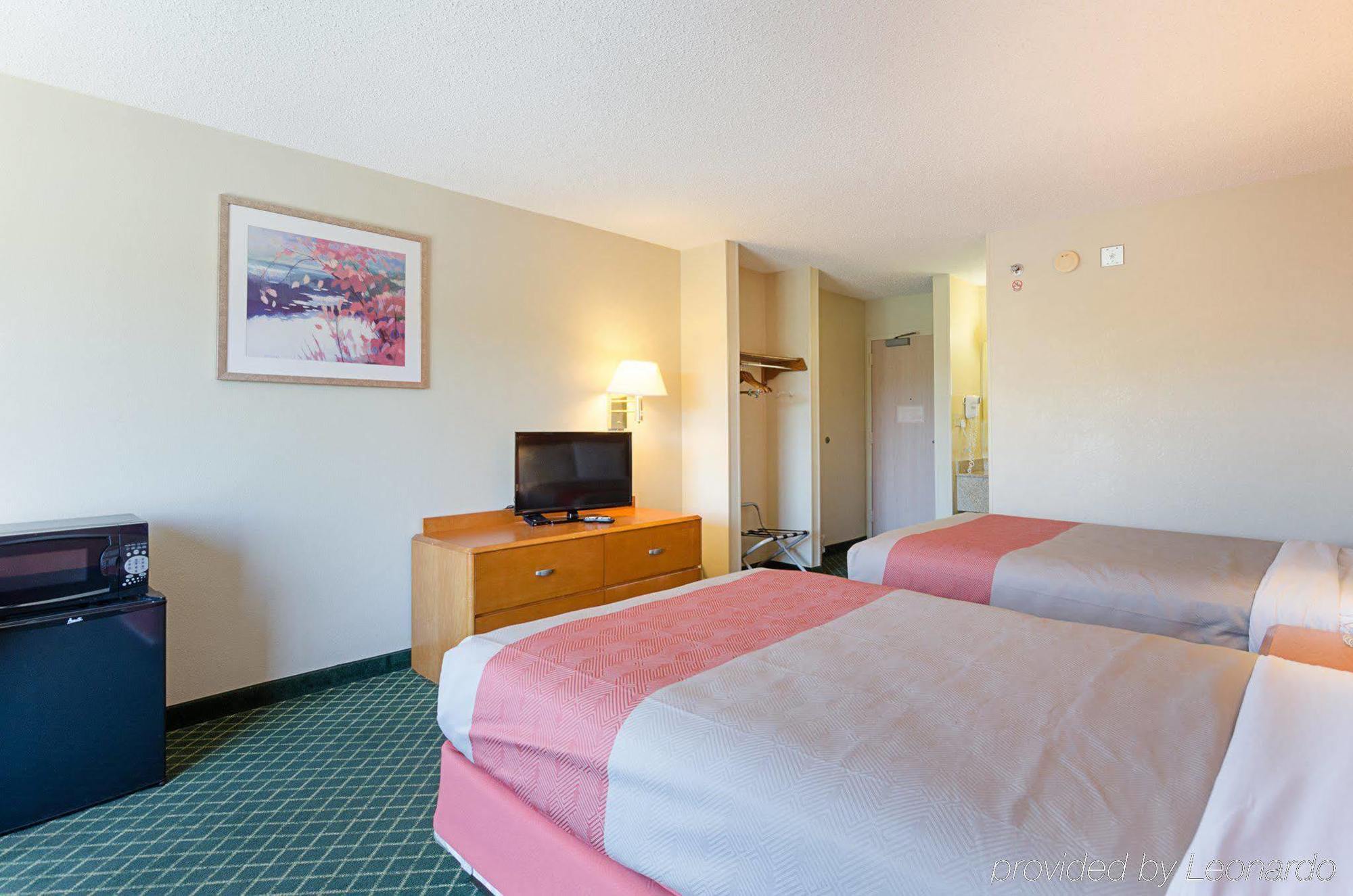Econo Lodge Inn & Suites จอห์นสันซิตี ภายนอก รูปภาพ