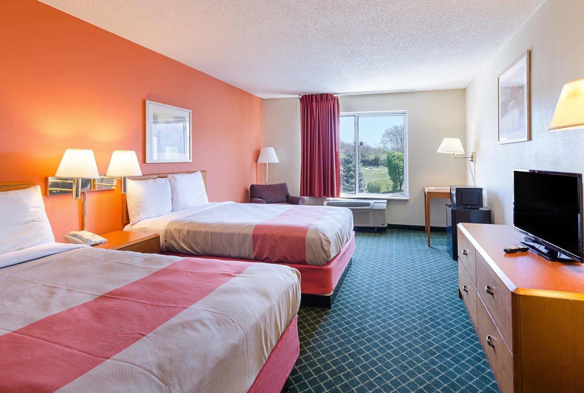 Econo Lodge Inn & Suites จอห์นสันซิตี ภายนอก รูปภาพ