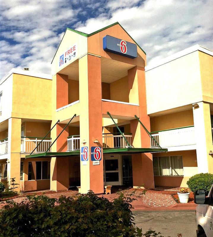 Econo Lodge Inn & Suites จอห์นสันซิตี ภายนอก รูปภาพ